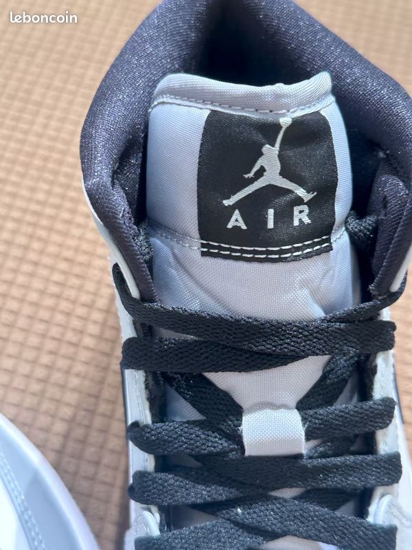 Jordan 1 Mid Light Smoke Grey taille 41 (image 7)