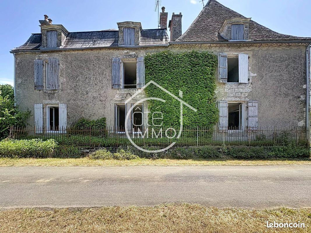 Maison 13 pièces 332 m² · à Caplong · 332 m² · 272 000 €