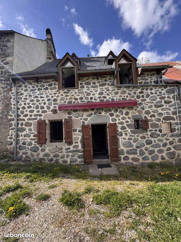 Maison 4 pièces 113 m² · à Dienne · 113 m² · 140 000 €