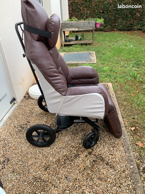 Fauteuil personne âgée avec roues (image 2)