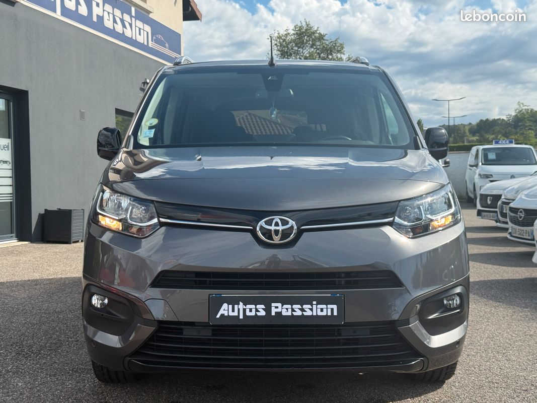 Toyota proace city verso long l2 7 places 1.5 d-4d 130 ch design. 67 000kms. 1ere main. 07/2022 (image 2)
