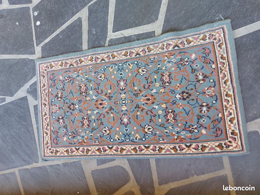 Descente de lit motif floral (image 1)