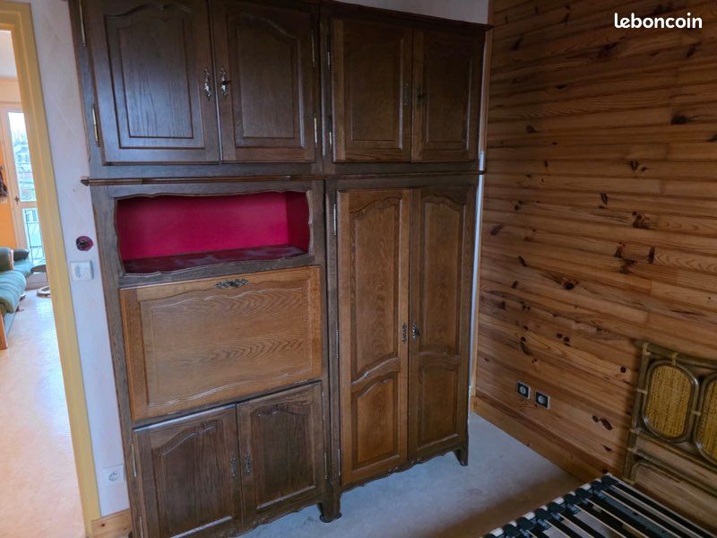 Armoire en bois (image 1)