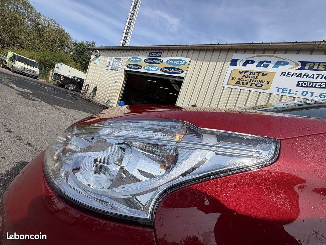 Peugeot 208 1.2 PURETECH 68CH LIKE 5P (image 8)
