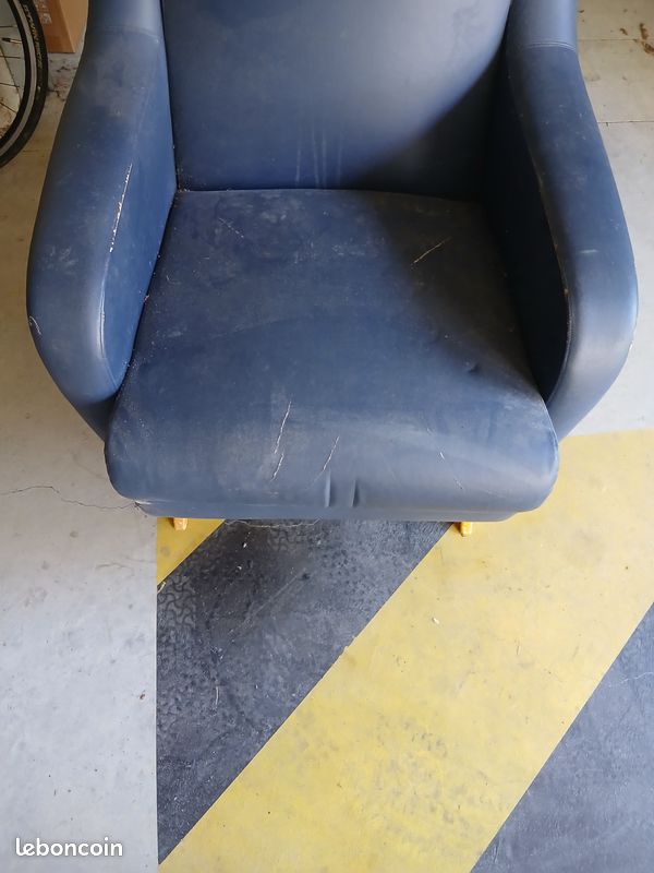 Fauteuil Vintage en simili cuir (image 1)