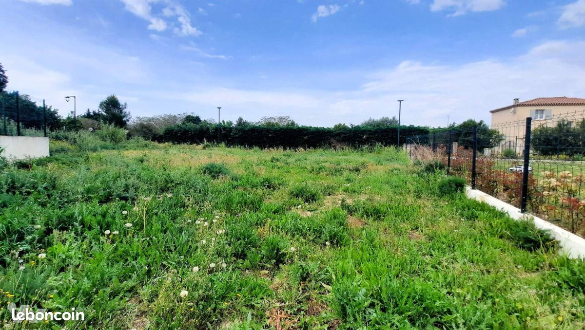 Terrain 600 m² · à Berre-l'Étang · 600 m² · 243 000 €