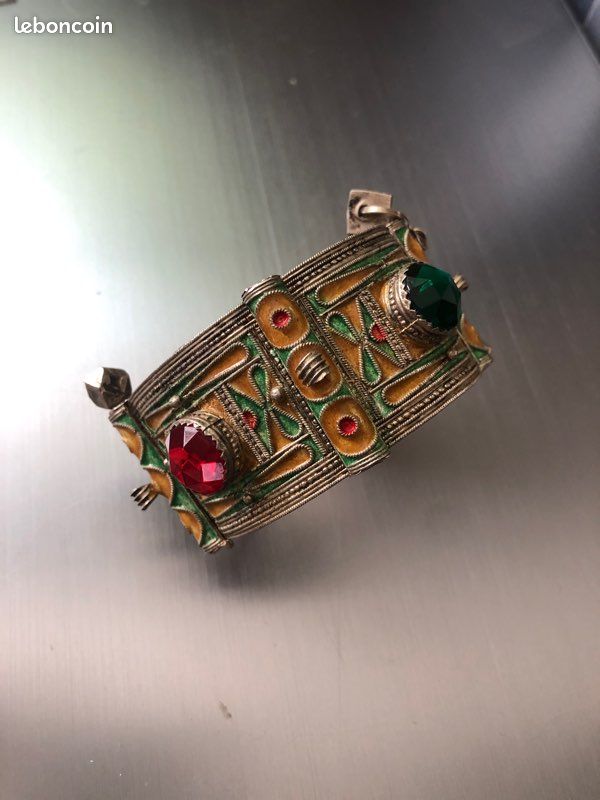 Bague en or jaune 18 carats avec diamants et topaze naturelle de 15,70