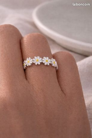 Bague Argent Sterling .925 – Motif Marguerite Finement Détaillé, Oxydé