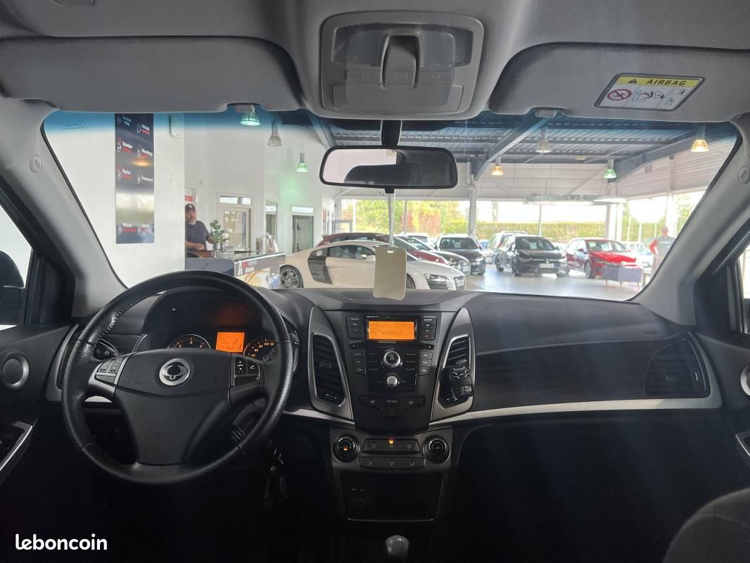 Ssangyong Korando II 200 e-XDi 149ch "LE" Pack Sport 4WD (image 6)