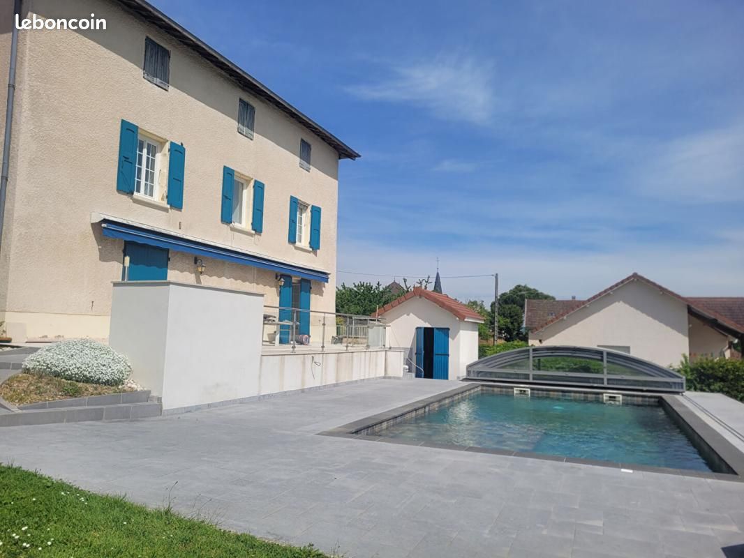Maison 9 pièces 180 m² · à Les Abrets en Dauphiné · 180 m² · 449 000 €