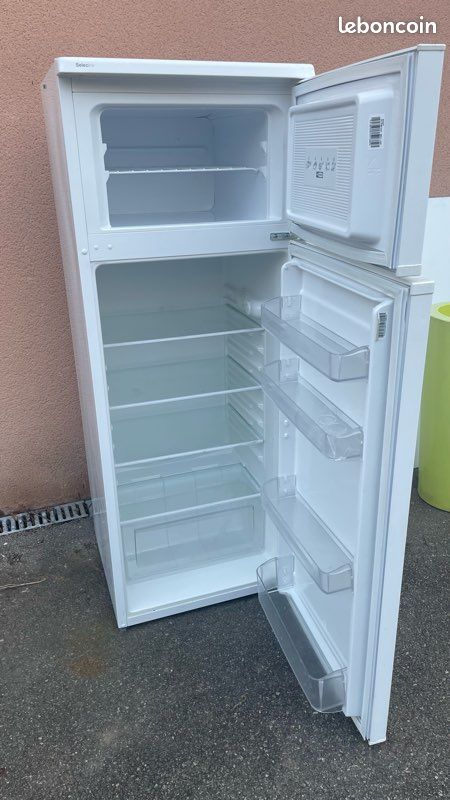 Promo Réfrigérateur Combiné Selecline chez Auchan