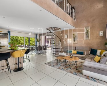 Maison 698 000 € - 192 m²