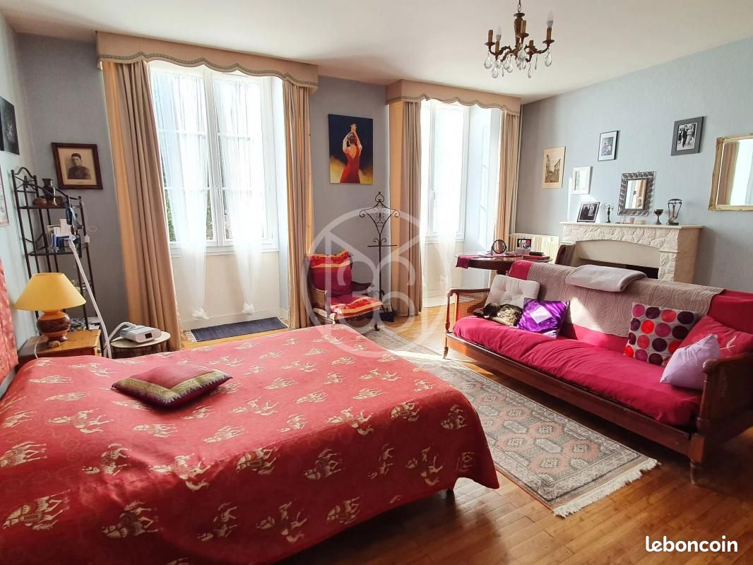 Maison 11 pièces 377 m² - Civray 86400 (image principale 12)