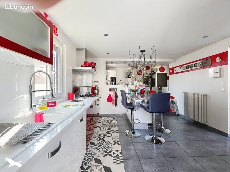 Maison 4 pièces 100 m² · à Oullins-Pierre-Bénite · 100 m² · 400 000 €