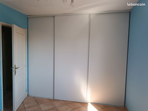 https://img.leboncoin.fr/api/v1/lbcpb1/images/15/6b/59/156b5947fce970cb53fdbf7775a9df4ee30f8162.jpg?rule=ad-image
