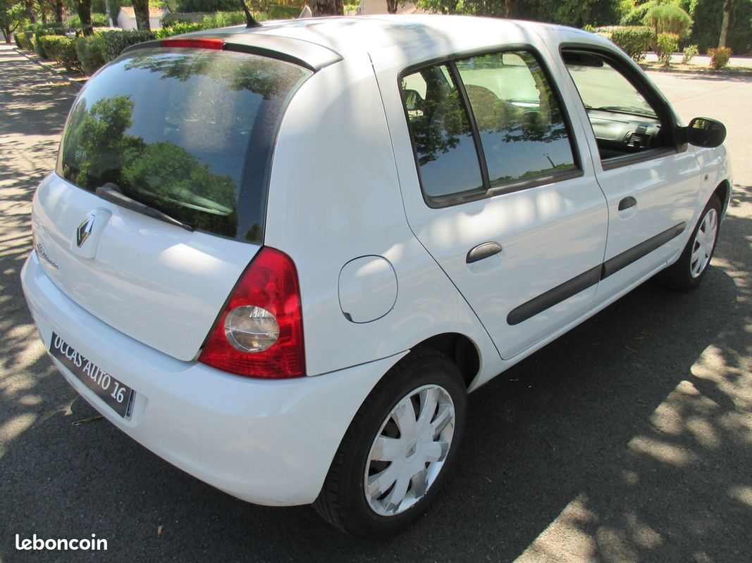 Renault CLIO II CAMPUS 1.5 DCI 65CH AUTHENTIQUE 5P (image 3)