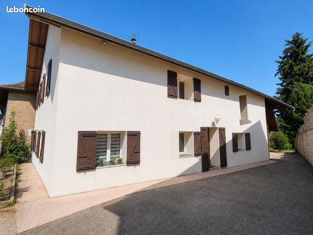 Maison 5 pièces 185 m² · à Dolomieu · 185 m² · 168 000 €