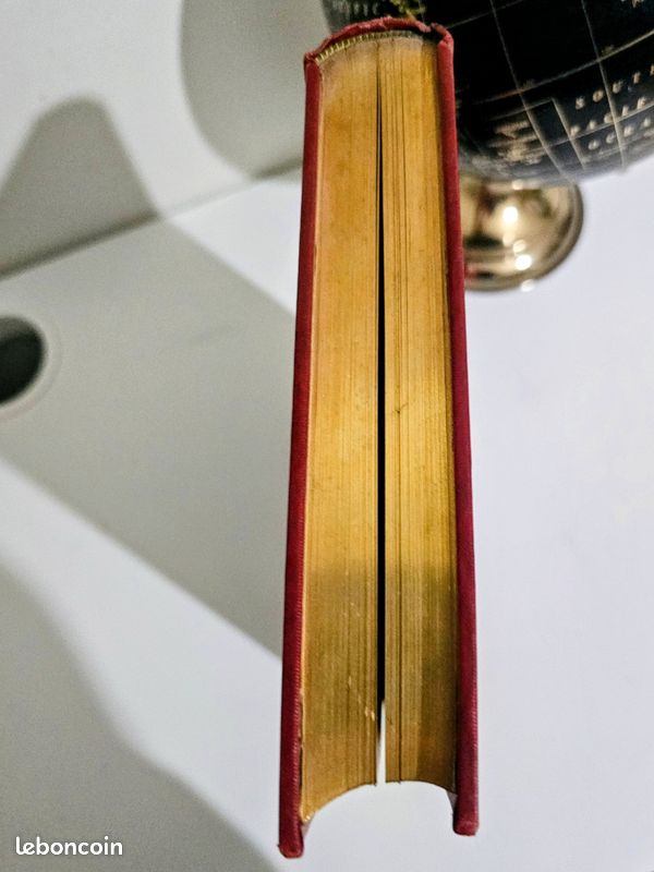 Livre Ancien "Une Lieu De Dentelle" D'Aimé Giron – Édition Hachette 1894, Rare