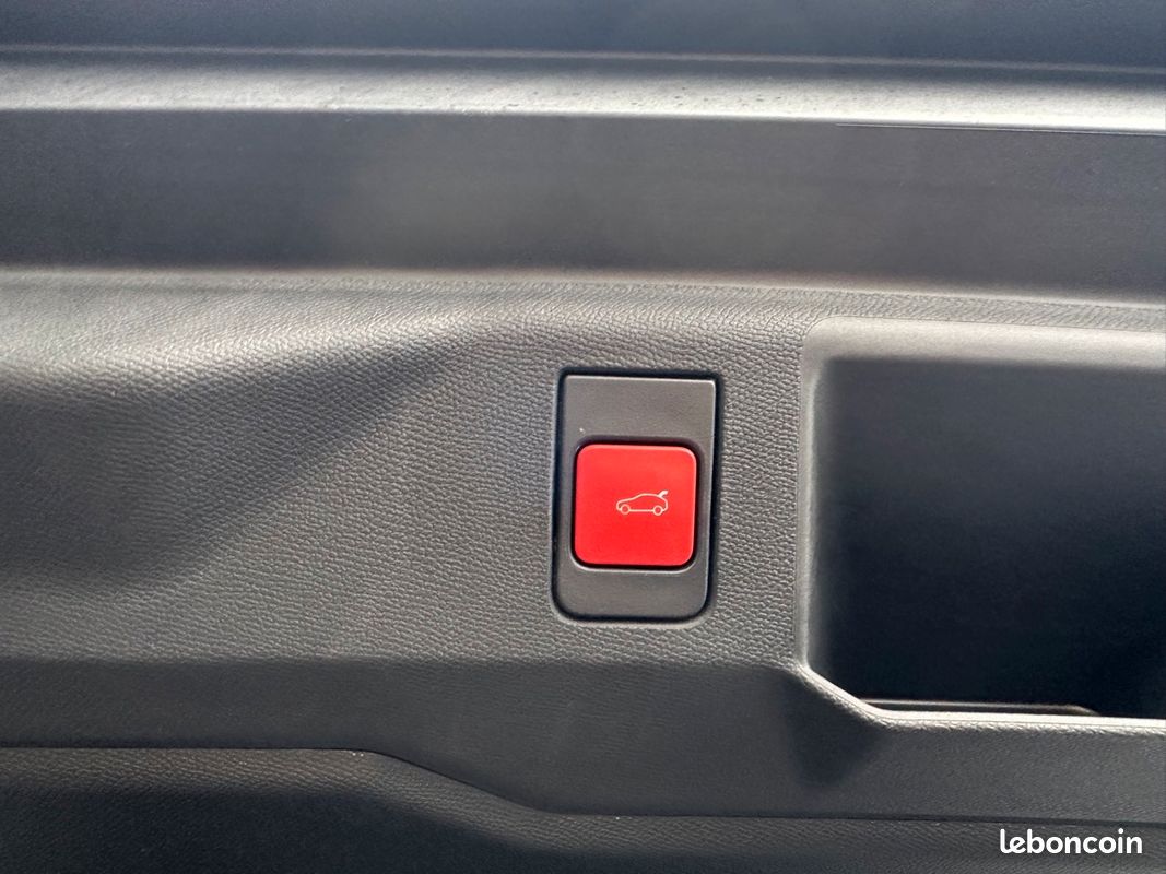 Peugeot 5008 HYBRID 145CH GT E-DCS6 (image 21)