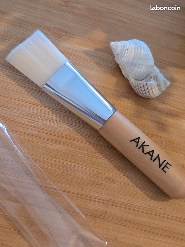 Petit pinceau maquillage Akane bois / neuf (image 3)