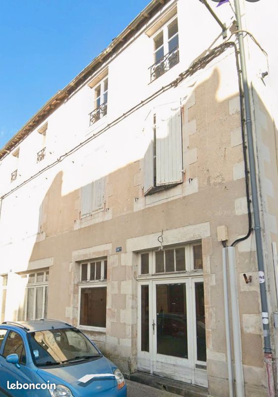 Local commercial 22 pièces 450 m² · à Montmorillon · 450 m² · 130 000 €