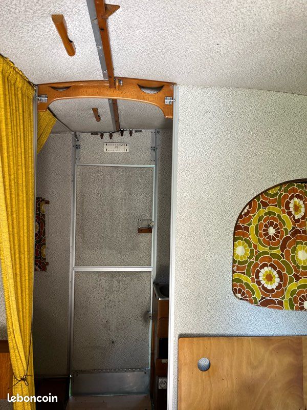 Caravane ancienne - modèle Rapido (image 4)