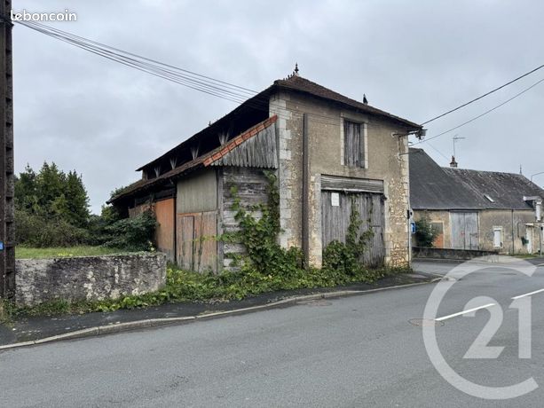 Parking 160 m² Ardentes