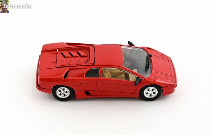 Lamborghini Diablo Miniature 1/43 – Jaune, Capot Ouvrant, Modèle Métal