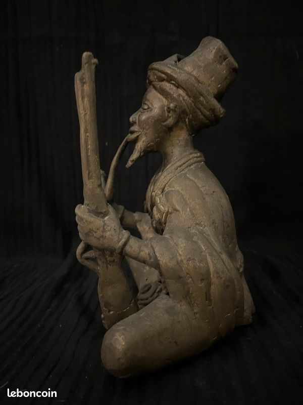 Statuette_Homme sage fumant la pipe_Bronze_Mossi_Burkina Faso.H:20cm.Ref : 122 (image 4)