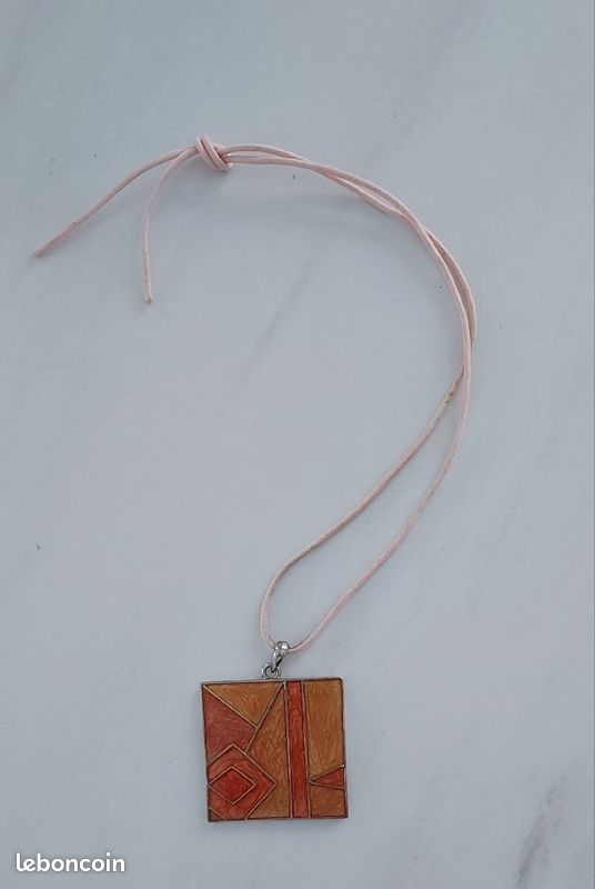 Collier fantaisie (image 1)