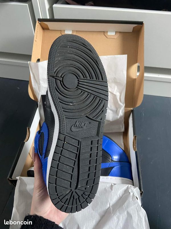 Air Jordan 1 Mid Hyper Royal Tumbled Leather (image 4)