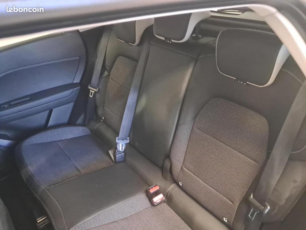 Renault Captur E-Tech 145 - 21 Intens (image 16)
