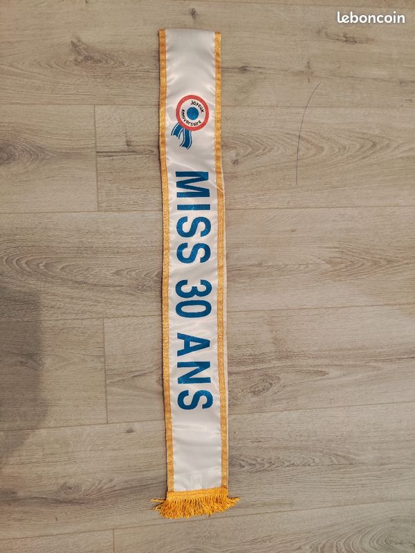Écharpe miss 30 ans (image 1)