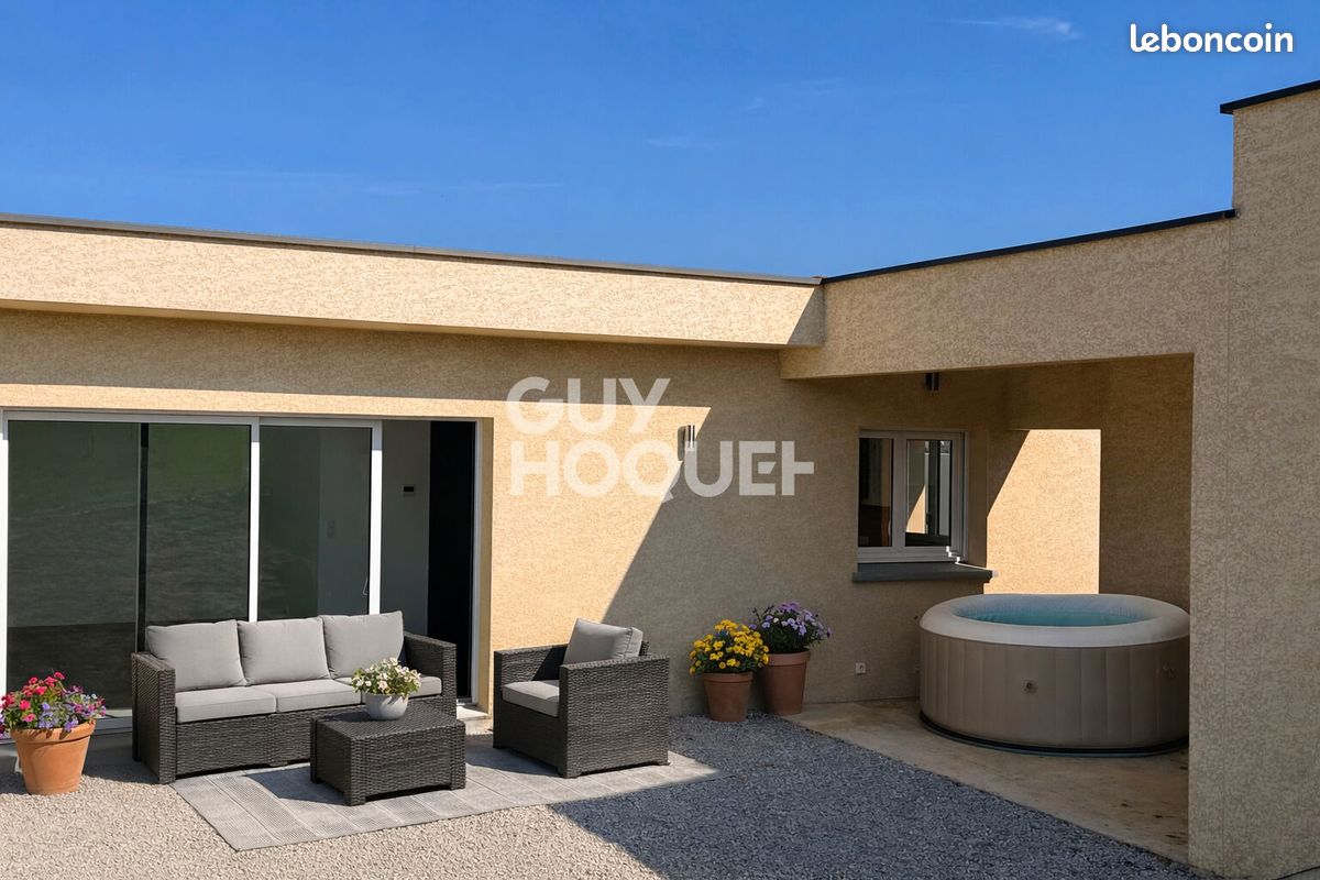 Maison 4 pièces 96 m² · à La Vèze · 96 m² · 299 000 €