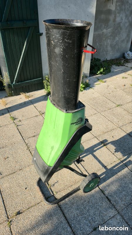 Broyeur de végétaux Florabest 2400W – Lame récente (image 2)