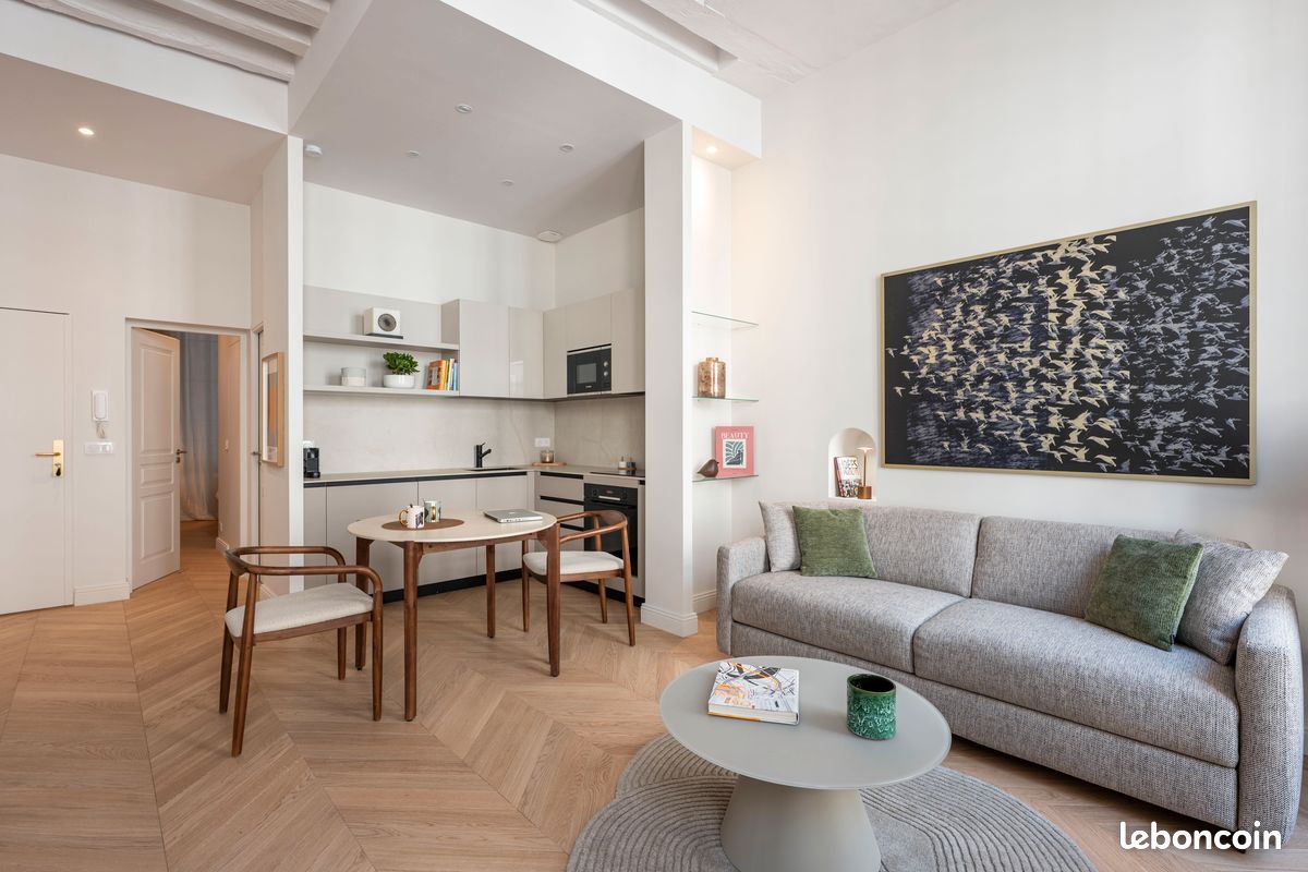 Appartement 2 pièces 42 m² · à Paris · 42 m² · 2 850 €/mois