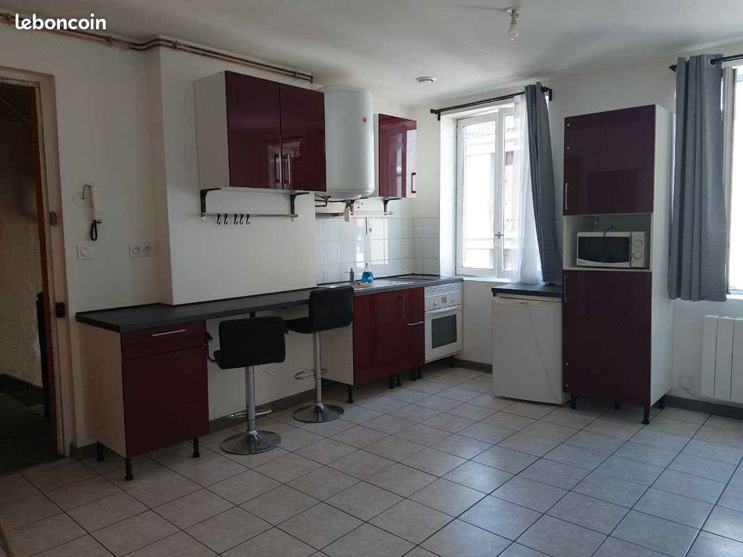 Appartement 1 pièce 25 m² · à Saint-Étienne · 25 m² · 338 €