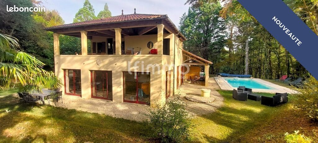Maison 14 pièces 263 m² · aux Eyzies · 263 m² · 649 900 €