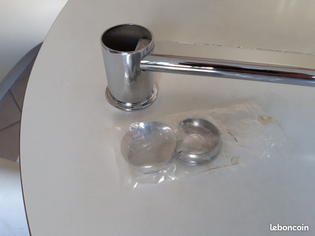 Porte serviette en inox neuf (image 2)
