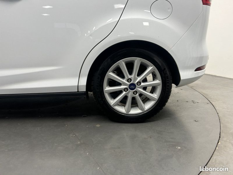 Ford B-MAX 1.0 scti 125 chTitanium / GPS / Climatisation / Régulateur / Radar (image 14)