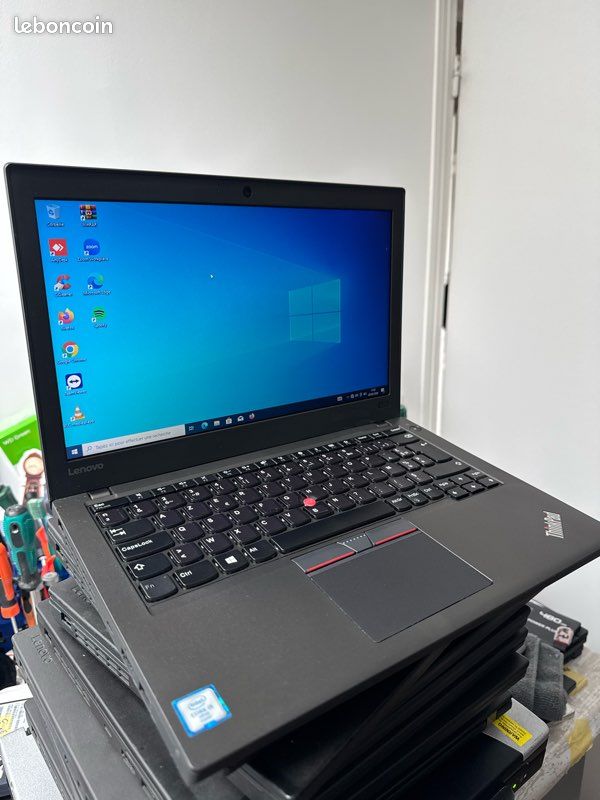 Lenovo ThinkPad X270 W10DG - 12,5 - Core i5 7300U 2,6 GHz - RAM 8 Go - SSD 256 Go Reconditionné