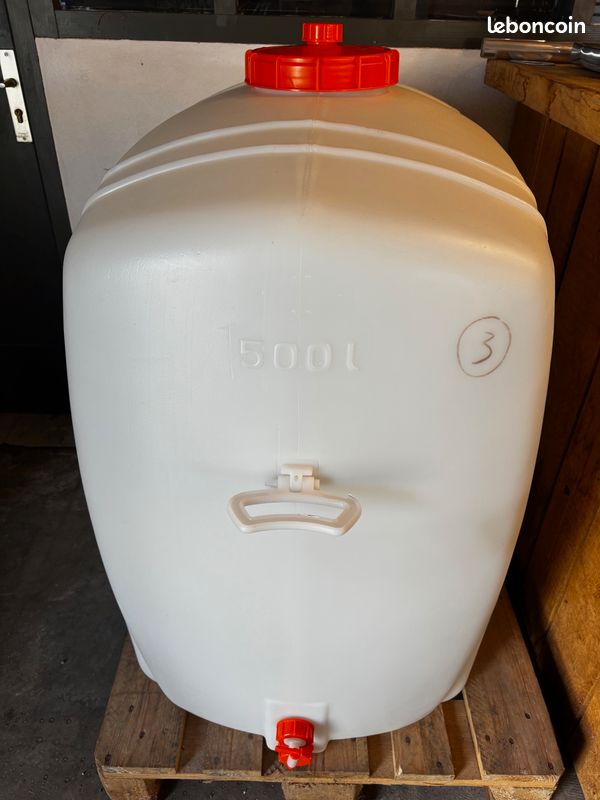 Cuve plastique 500 L (image 1)
