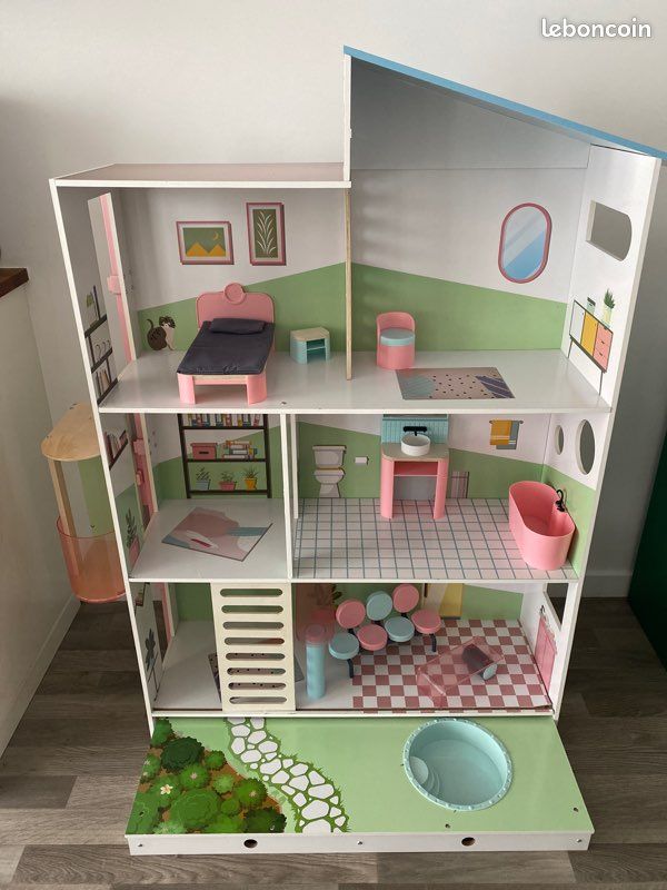 Maison de poupée (image 1)