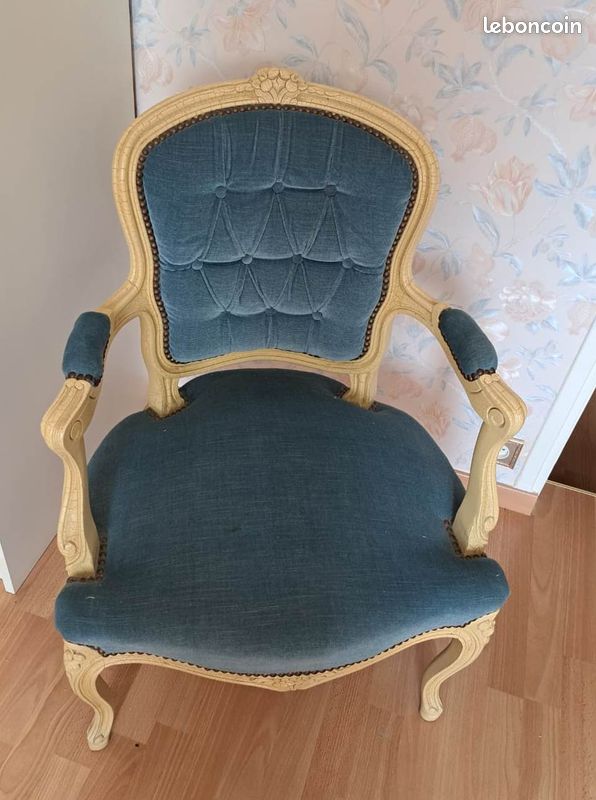 Chaise style Louis XV capitonné velours bleu (merisier) (image 1)