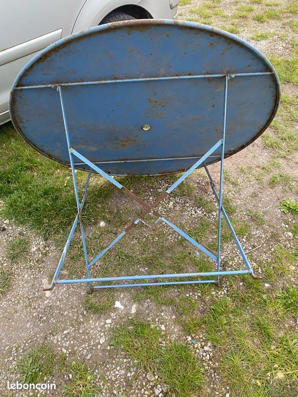 Avendre table de jardin ronde en fer (image 2)