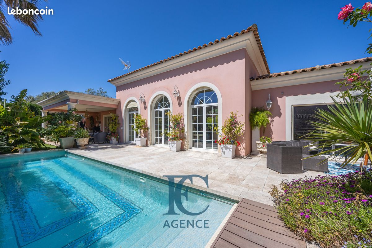 Maison 4 pièces 225 m² · à Sanary-sur-Mer · 225 m² · 1 760 000 €