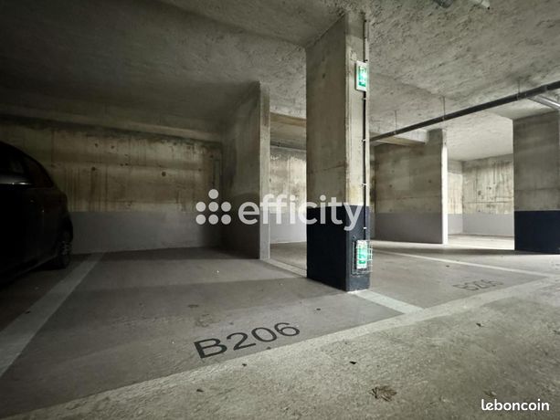 https://img.leboncoin.fr/api/v1/lbcpb1/images/15/82/6f/15826f76299378cf75144f735db92ce06d259473.jpg?rule=ad-image