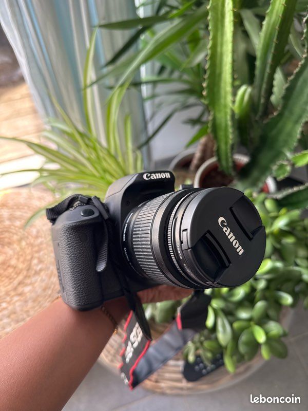 Canon EOS 700D + objectif 55-250 mm – Très bon état (image 1)