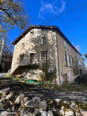 Maison à rénover avec grange attenante