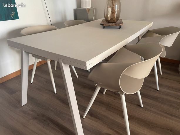 Salontableet4chaises